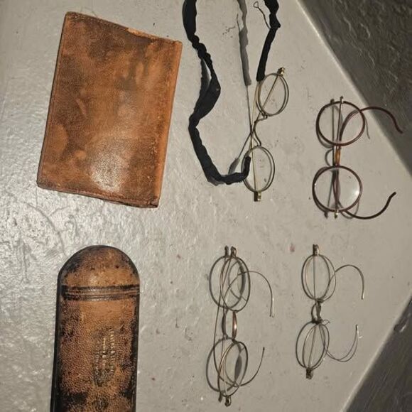 Set of 4 Antique Eye Glasses with 2 Cases Spectacles Prince Nez - Picture 1 of 7